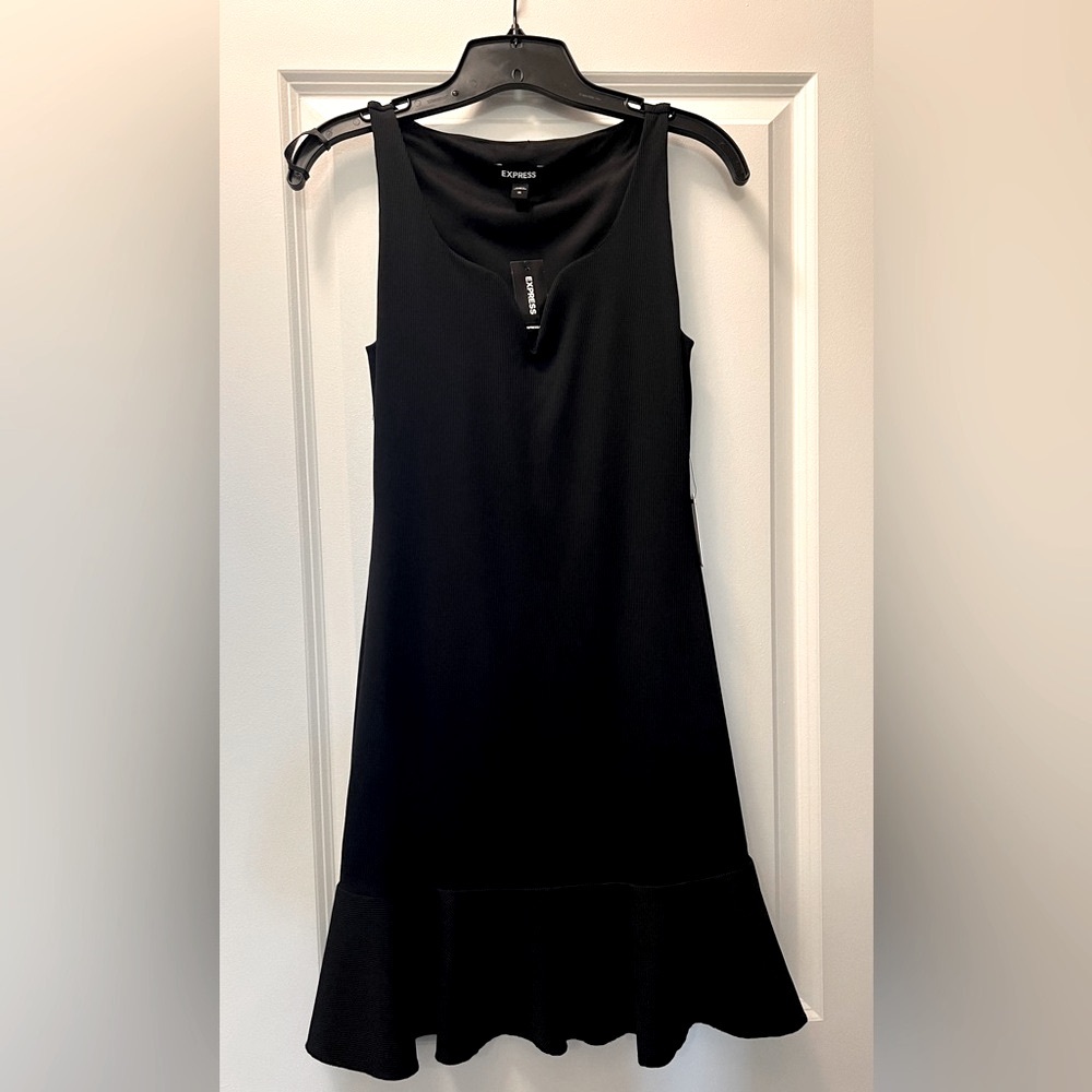 NWT EXPRESS Body Contour Ribbed V-Wire Ruffle Dress-Black - Picture 2 of 13